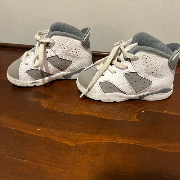 Used toddler Jordan’s -size 6 - Picture 6 of 14